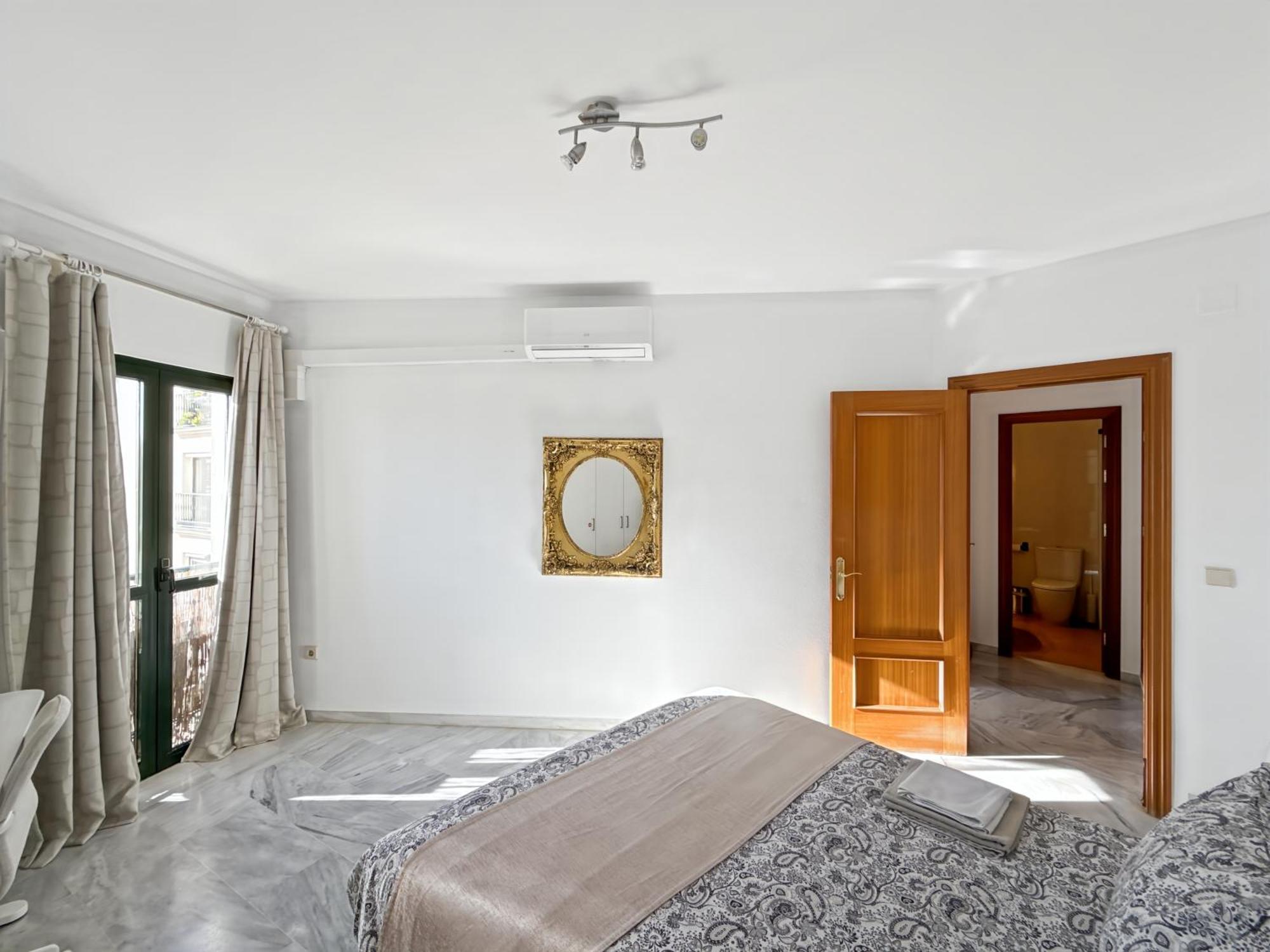 Exclusive Malaga Apartments With Cathedral Views And Auto Check-In Екстер'єр фото